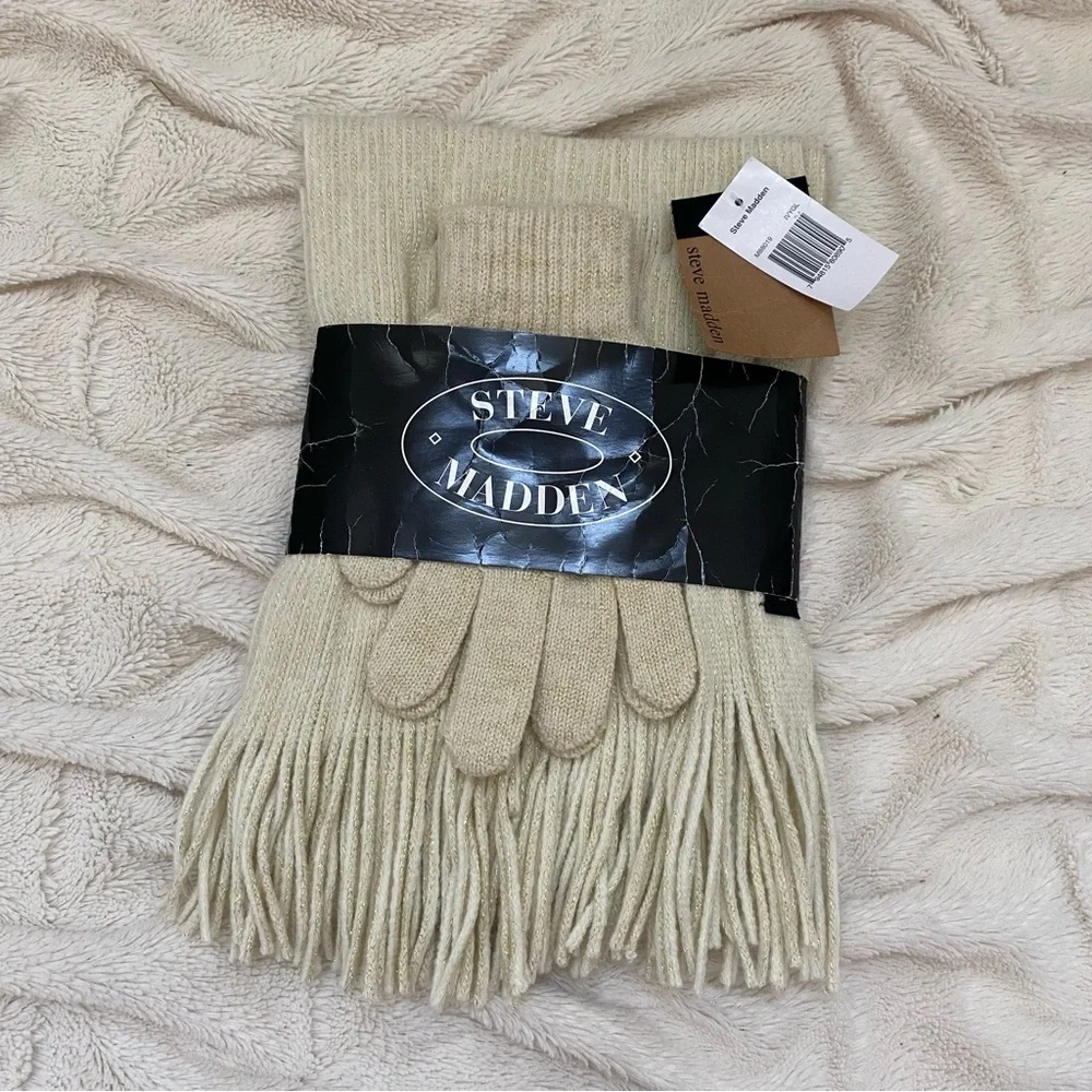 NWT Steve Madden scarf and glove set ivory gold